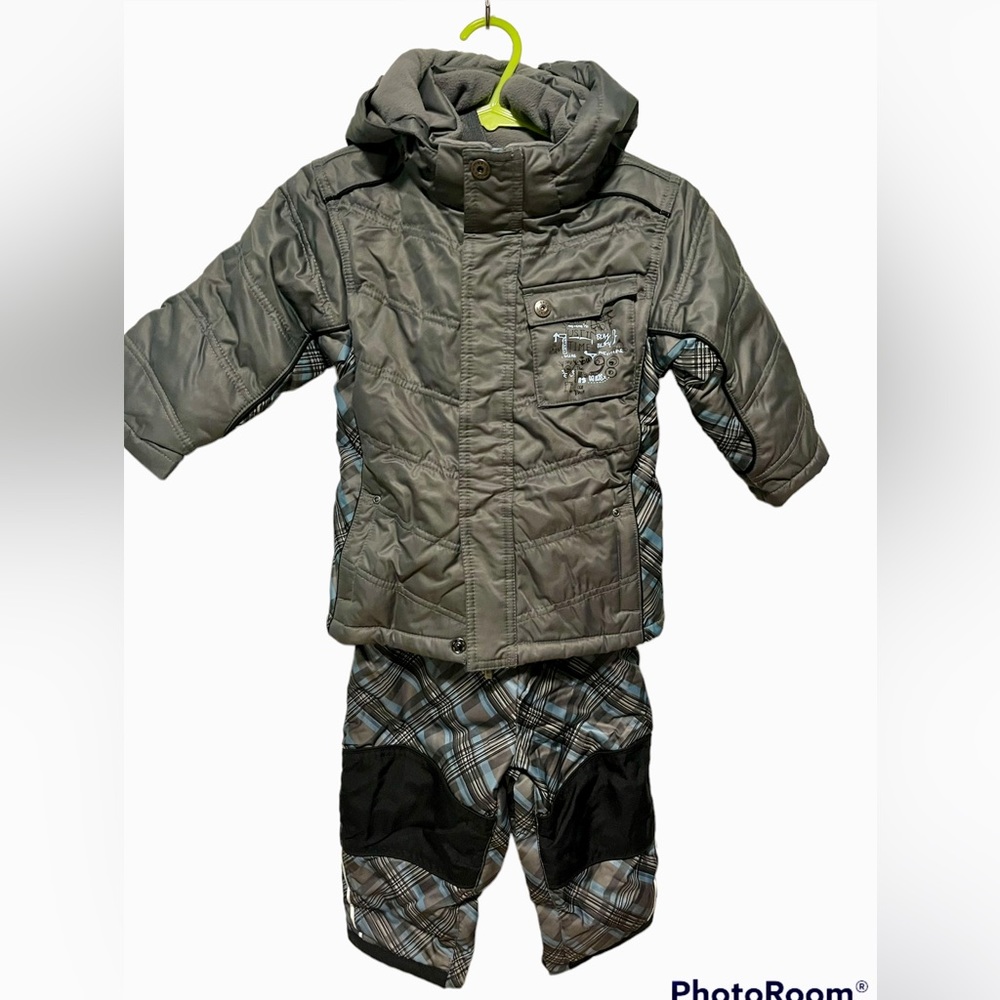 New! Mexx snow suit for boys or girls, size 18-24m, worn once, like new.